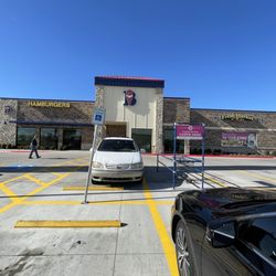 Braums Glenpool - Exterior Side View/Parking Lot