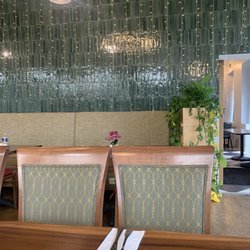 Kabob House - Decor and seating