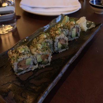 Lucky Cat - Yellowtail roll - Asian Fusion Near Me - London, XGL Lucky Cat - Yellowtail roll - Asian Fusion Near Me - London, XGL