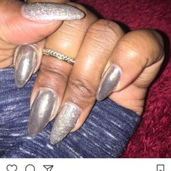 Chrome nails