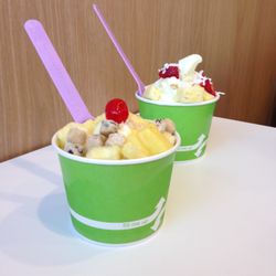 Yumberry Frozen Yogurt