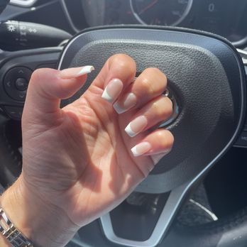 Luxurious Nail Lounge - Nail Salons Near Me - Huntington Beach, California