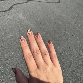 Diva Beauty Lounge - Brown glitter cat eye manicure - Nail Salons Near Me - Fairfax, Virginia