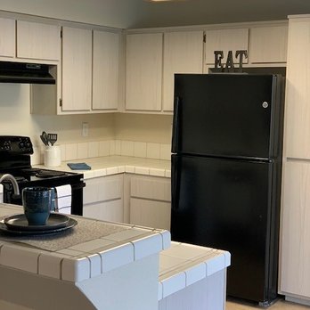 The Grove - Three Bedroom Kitchen - Apartments Near Me - Bakersfield, California The Grove - Three Bedroom Kitchen - Apartments Near Me - Bakersfield, California