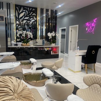 Aria Nail Lounge - Beautiful setting - Nail Salons Near Me - Pasadena, California Aria Nail Lounge - Beautiful setting - Nail Salons Near Me - Pasadena, California