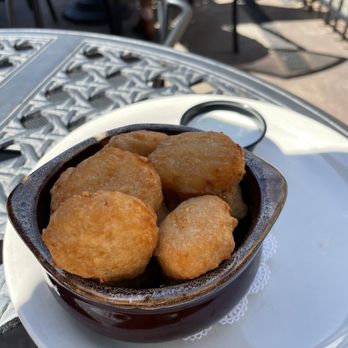 Six Pence Pub - Mac and cheese bites - American Near Me - Blowing Rock, North Carolina