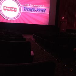 New Richmond 6 Theatre - Nearly empty on Saturday night for the meg