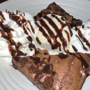 Dockside Brewery - Brownie sundae - Breweries Near Me - Milford, Connecticut Dockside Brewery - Brownie sundae - Breweries Near Me - Milford, Connecticut