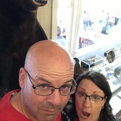 Hoss's Country Corner - Don't be scared of the bears.....