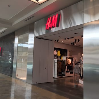 H&M - Picture from the front entrance upstairs - Women's Clothing Near Me - Scottsdale, Arizona H&M - Picture from the front entrance upstairs - Women's Clothing Near Me - Scottsdale, Arizona