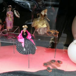 L'Occhialaio di Firenze - Adoro la cetrina con le Barbie!