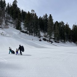 Snowdrift Snow Tubing Park - First thing in the morning the hills are totally open.  These are the smaller hills, perfect for little kids or timid adults.