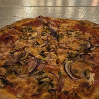 Best Pizza & Brew Oceanside - Mushroom, red onion and ham pizza - Pizza Near Me - Oceanside, California