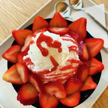 Heybings - Strawberry delight bingsoo - Desserts Near Me - Costa Mesa, California Heybings - Strawberry delight bingsoo - Desserts Near Me - Costa Mesa, California