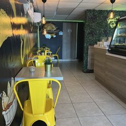 Empanadisimas - Inside seating