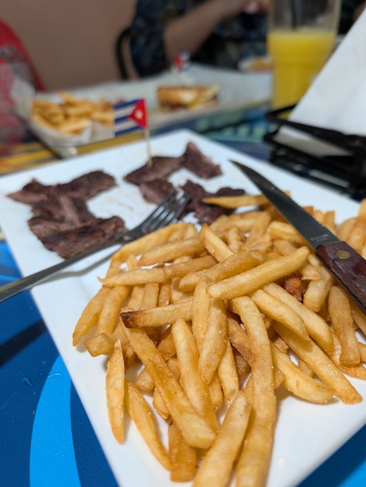 La Cubana Restaurant And Bar