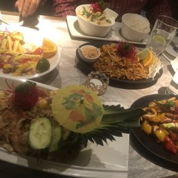 Pineapple rice, mango  salad, pad Thai. Everything great
