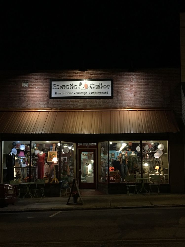 ECLECTIC CALICO Updated October 2024 109 W Murphy St, Madison