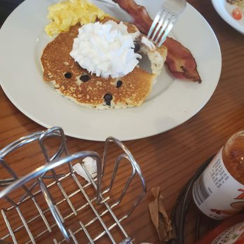 Boulevard Cafe - Kids pancake breakfast with Blueberries and whipped cream - New American Near Me - Daly City, California Boulevard Cafe - Kids pancake breakfast with Blueberries and whipped cream - New American Near Me - Daly City, California