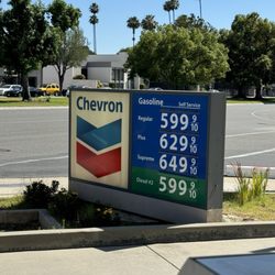 For these prices u would think they would have clean water and soap to clean your windows
