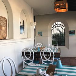 La Caja de Madera - A place to have the. Eat gourmet breakfast and lunch in Playas