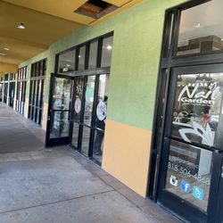 Nail Garden - Studio City - They have 2 doors don't be like me and tug and the closed one Amazing service