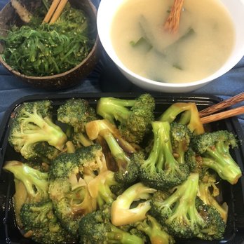 Young Chow Asian - Seaweed Salad, Miso Soup, Green Broccoli in Brown Sauce - Chinese Near Me - Washington, DC, District of Columbia