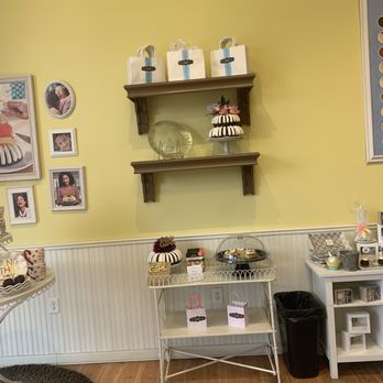 Nothing Bundt Cakes - Decor - Bakeries Near Me - Houston, Texas Nothing Bundt Cakes - Decor - Bakeries Near Me - Houston, Texas