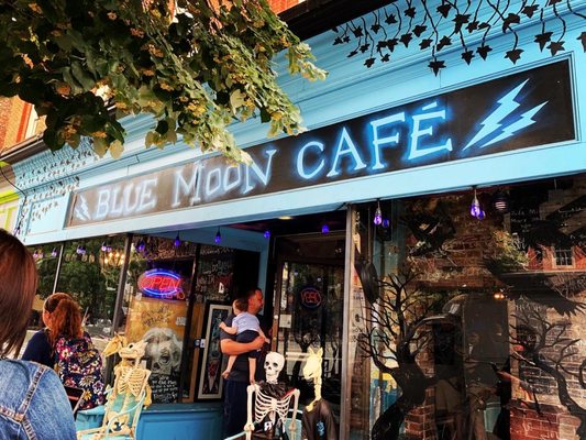 Blue Moon Cafe by null