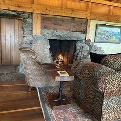The Inn at Newport Ranch - Spacious lobby area with stone fireplace