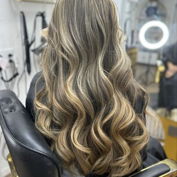 Ellie’s Secret Salon - Blond balayage hair color - Hair Stylists Near Me - Irvine, California Ellie’s Secret Salon - Blond balayage hair color - Hair Stylists Near Me - Irvine, California