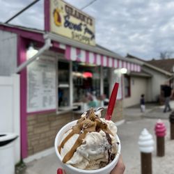 Granny's Sweet Freeze Shoppe - Puppy Chow Arctic Swirl