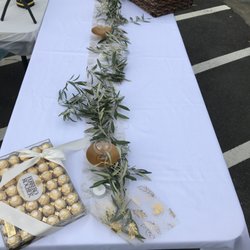 C4 Leaders - Thoughtful table display for private gatherings... we bring the table to you.