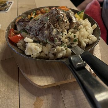 Heilig Geist Spital - Pork and beef loins over spätzle and vegetables - International Near Me - Nuremberg, BY