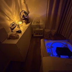 Relux Head Spa - Spa room