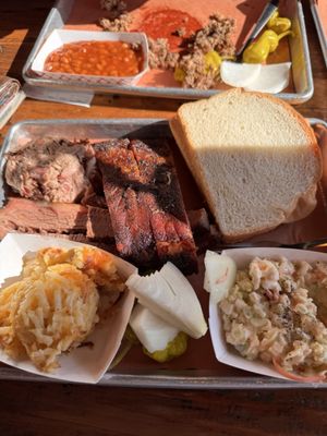 Mac's BBQ by null
