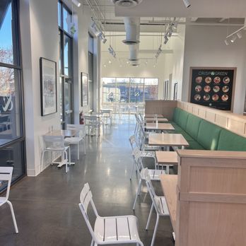 Crisp & Green - Inside seating - Juice Bars & Smoothies Near Me - Plymouth, Minnesota