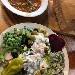 Vegetable soup & salad