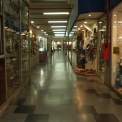 Pasaje Central - Uno de los pasillos de la galería Pasaje Central
