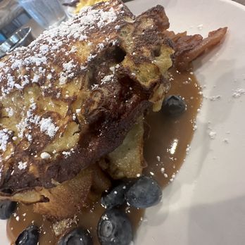 Another Broken Egg Cafe - Allle Apple Fritter French Toast - Breakfast & Brunch Near Me - Shreveport, Louisiana