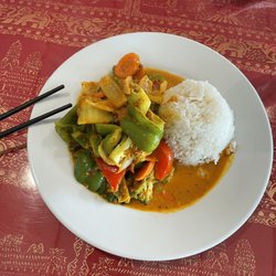 Blue Dragon Restaurant - Lemongrass mixed vegetables on rice