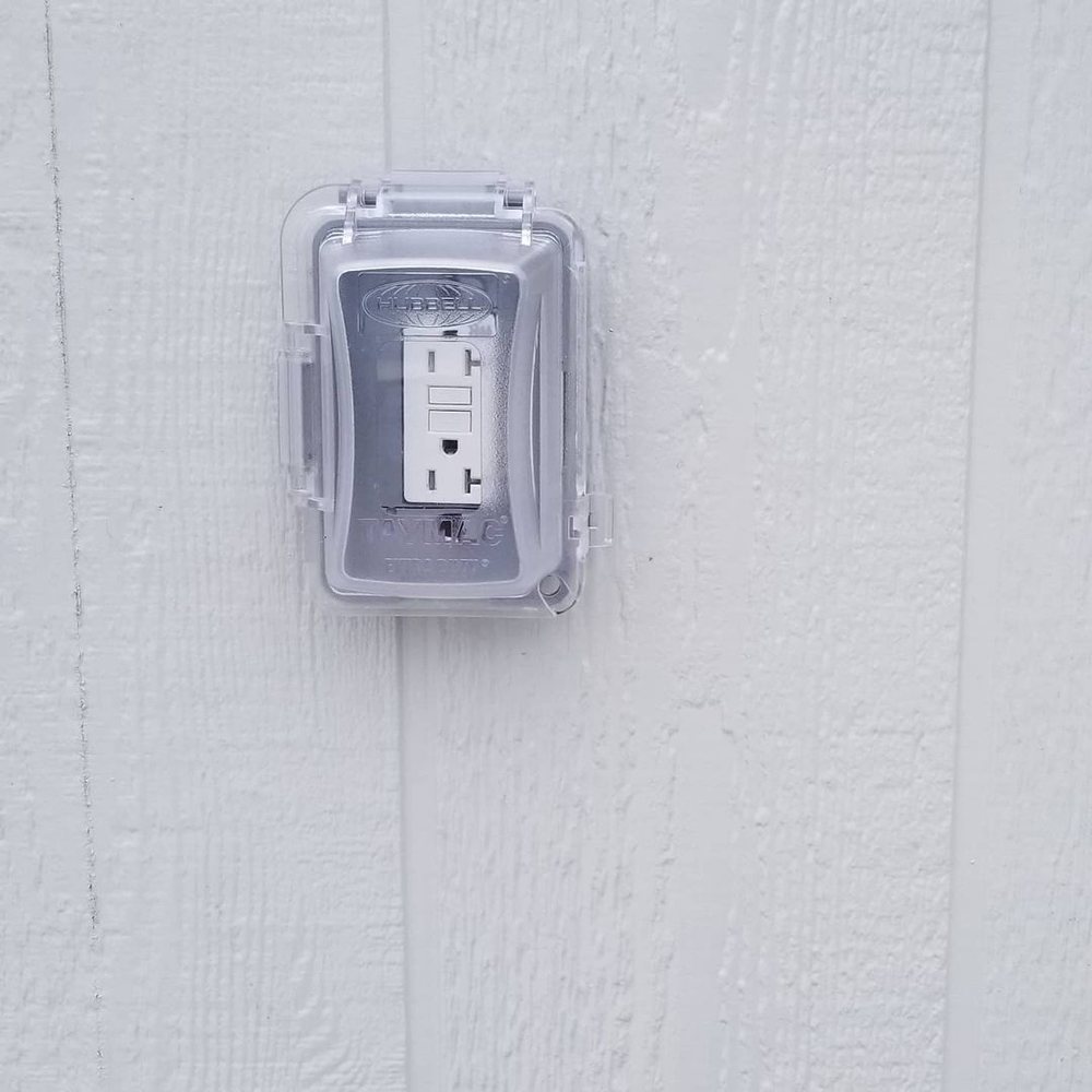 Slide of Recognize Emergency Electrician