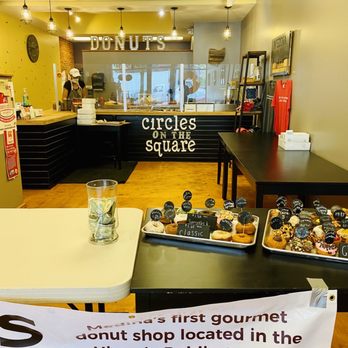 Circles on the Square - Inside during pick up - Donuts Near Me - Medina, Ohio Circles on the Square - Inside during pick up - Donuts Near Me - Medina, Ohio