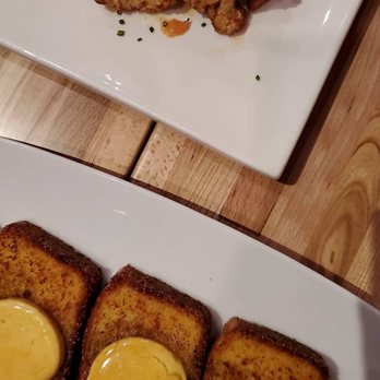 Kapa Hale - Corny bread with uni butter and cauliflower - Hawaiian Near Me - Honolulu, Hawaii Kapa Hale - Corny bread with uni butter and cauliflower - Hawaiian Near Me - Honolulu, Hawaii