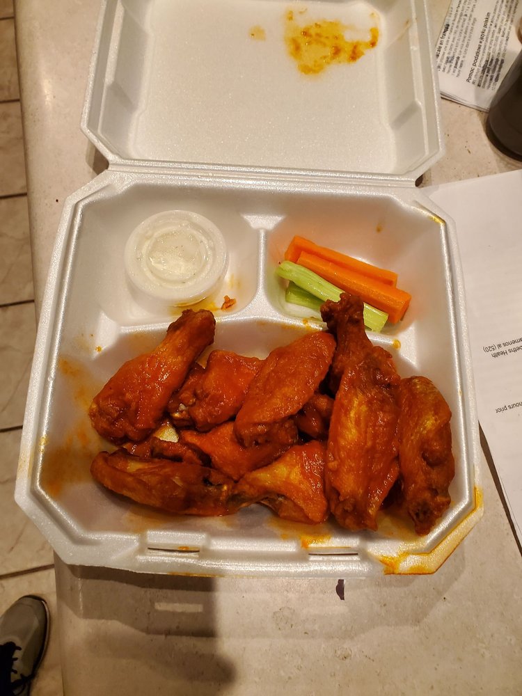 BUFFALO WINGS Updated October 2024 50 Photos & 48 Reviews 485 N