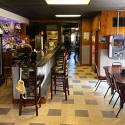 Dumont Bar & Grill