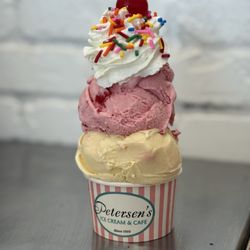 Petersen’s Ice Cream & Cafe - Sundae!