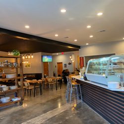 E Ke Pizza - Inside eating area