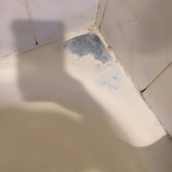 Evolving Bathtub & Cabinet Refinishing  - BEFORE - General Contractors Near Me