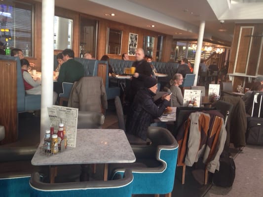 The Queen’s Arms by null